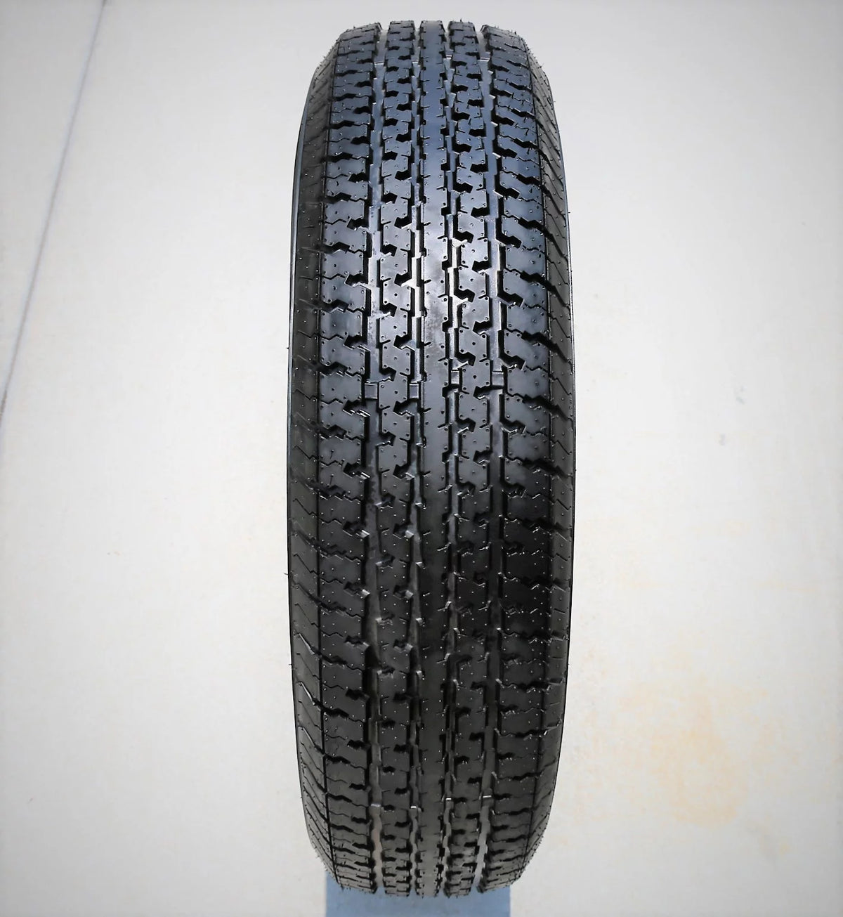 Trailer Tire ST205/75R15 111L LRE 10PLY B67195