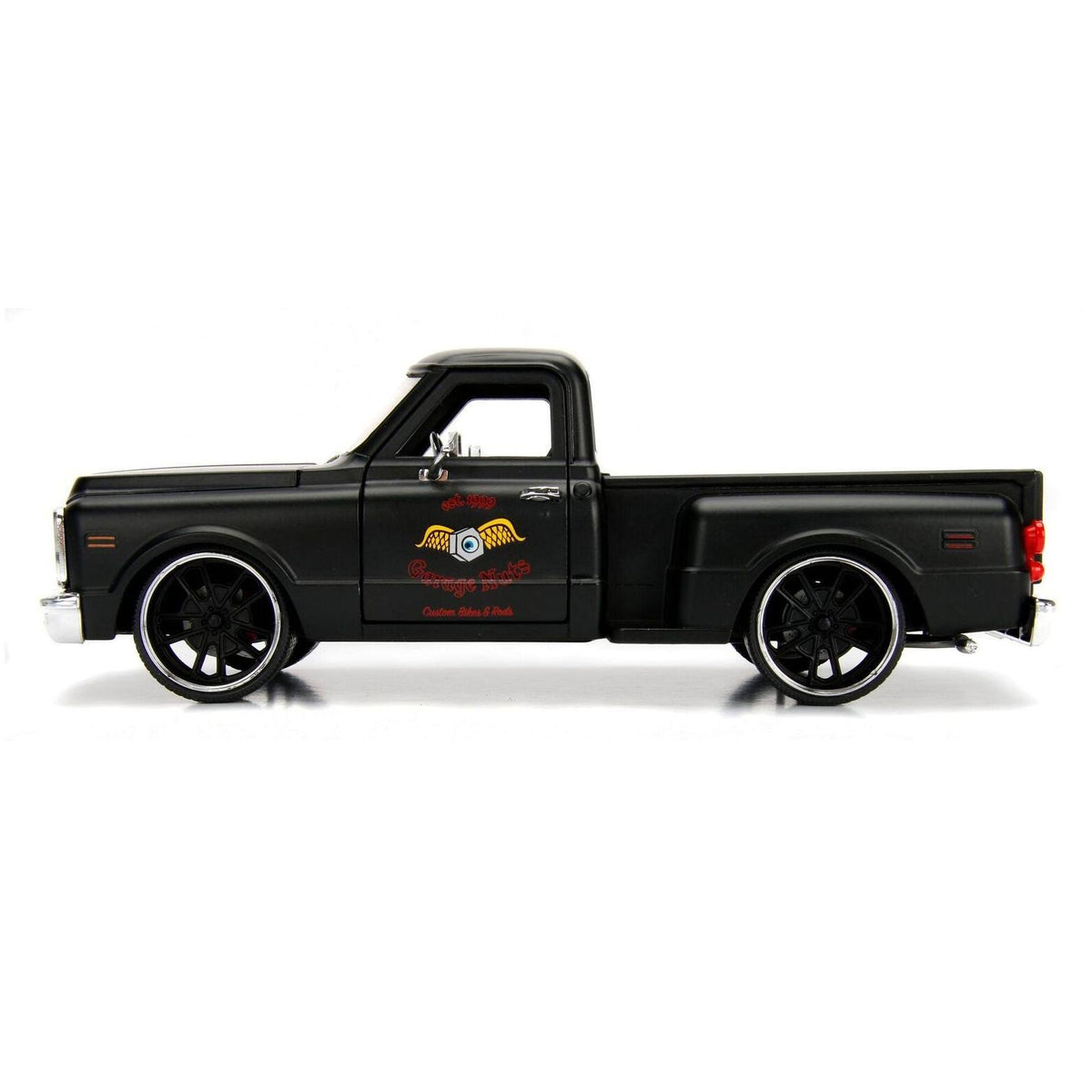 1/24 Diecast Model Car V8583