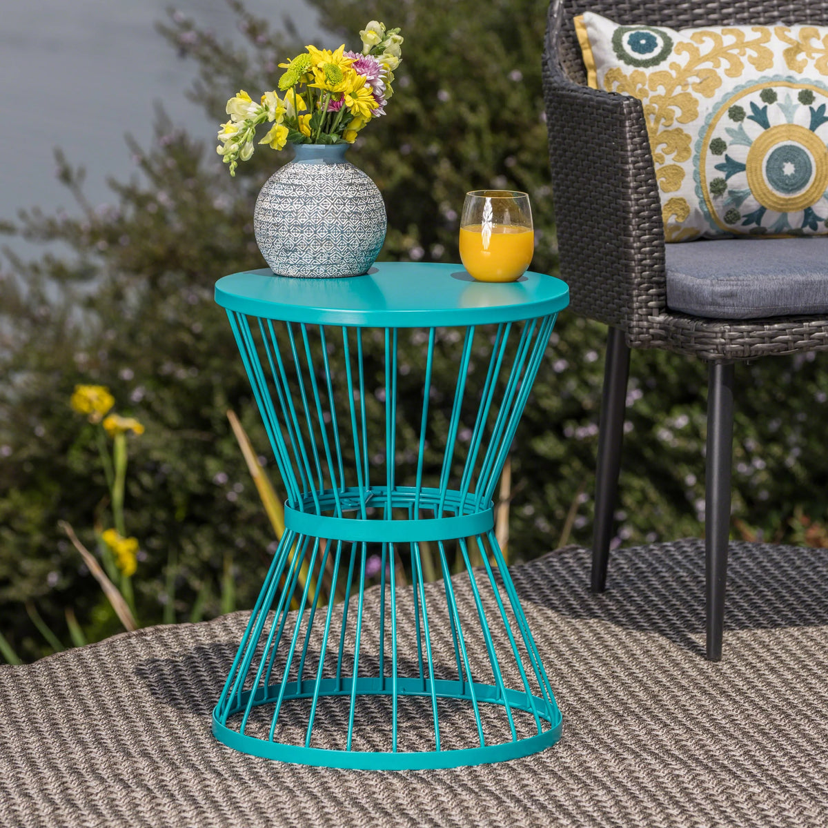 16 Inch Iron Side Table N334