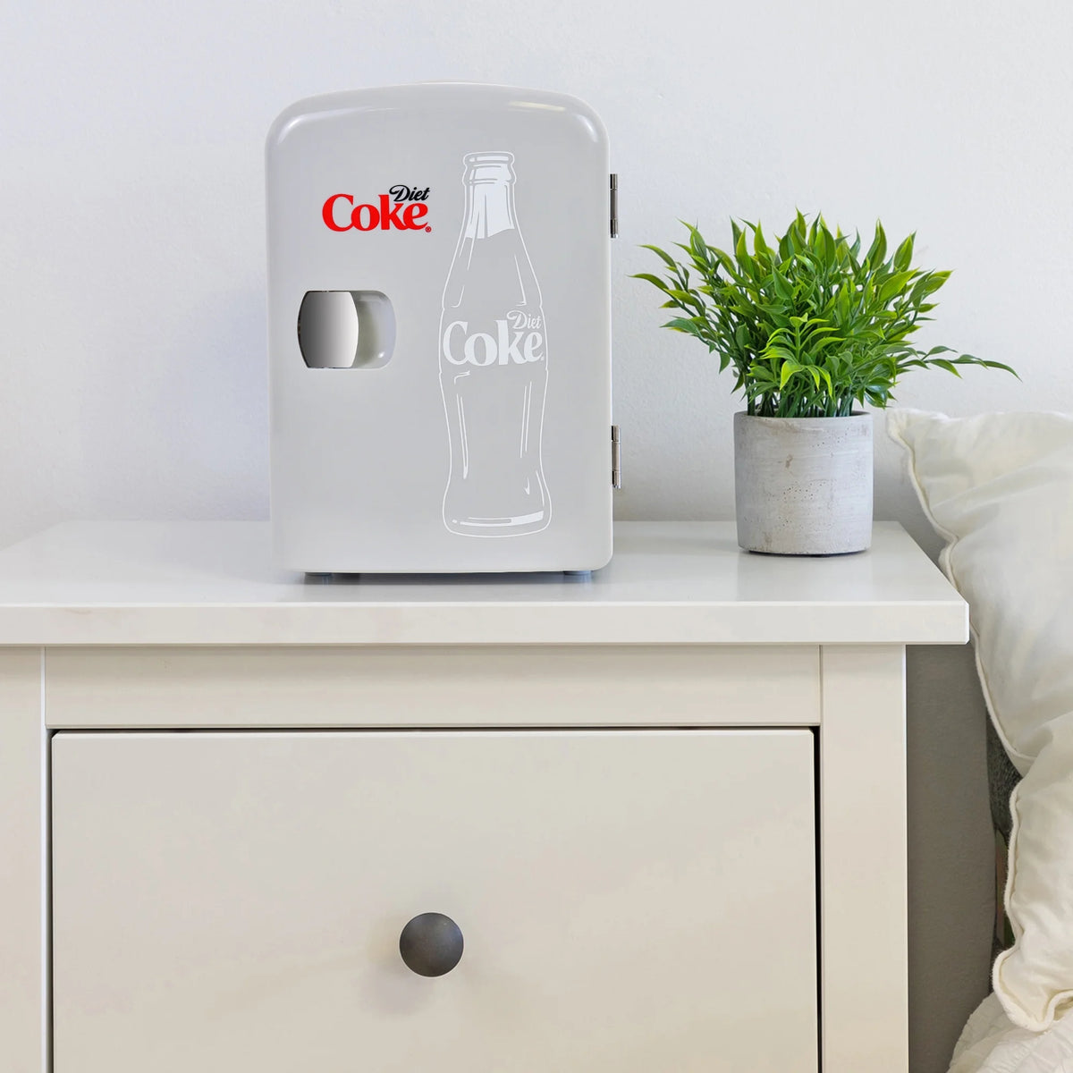 6 Can Portable Cooler Mini Fridge G37642